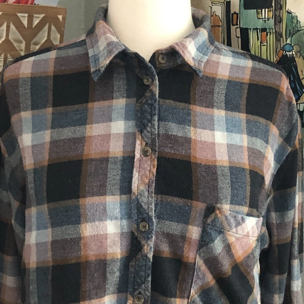 Aritiza Wilfred Free Black Gray Rust Plaid Flannel Button Shirt Women's size M - Picture 4 of 10